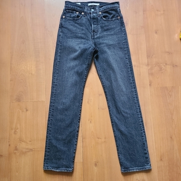 Levi's Wedgie Straight Jeans - Picture 1 of 14